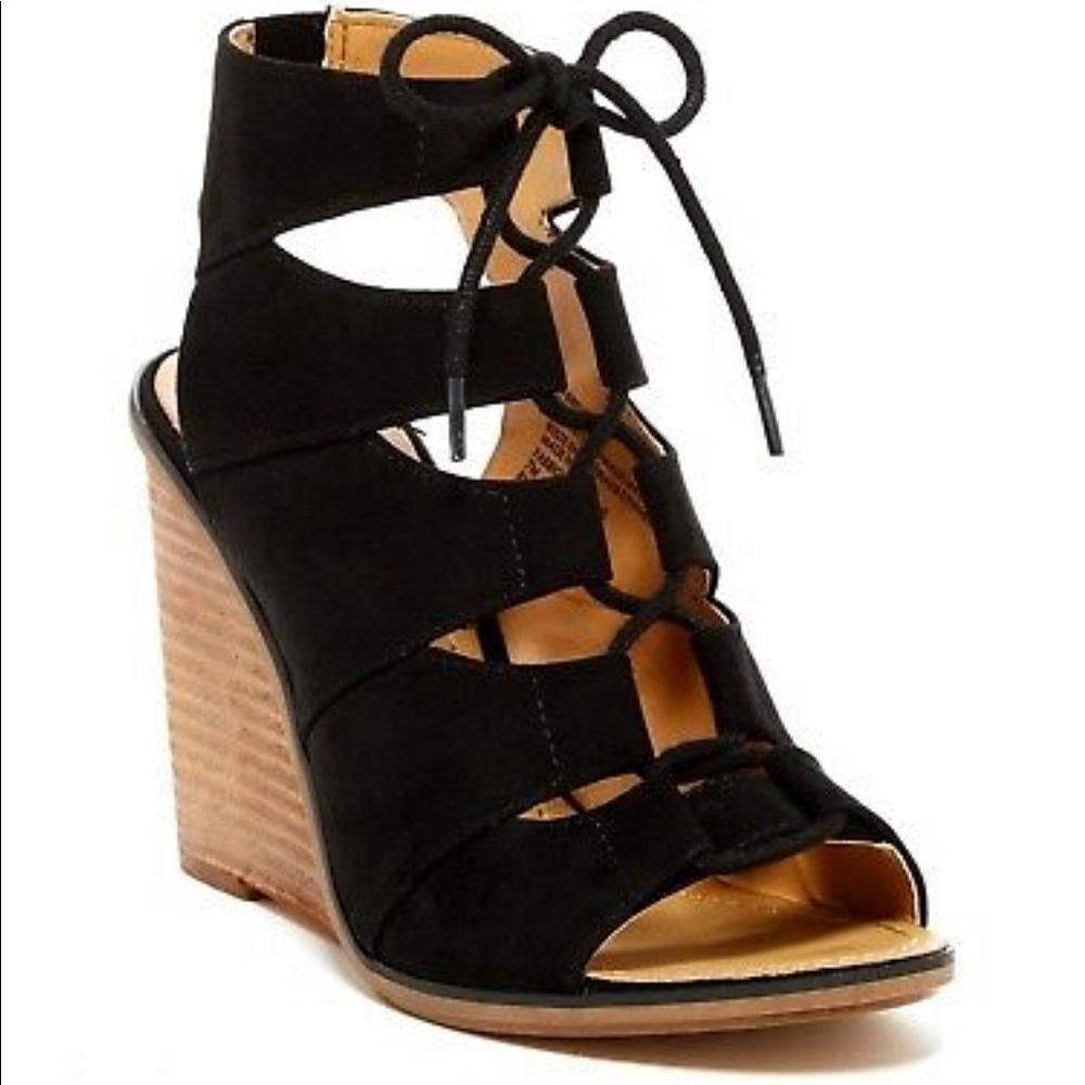 Black Open-Toe Wedge Sandals